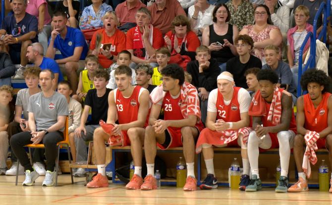 Lukijan Zecevic et Mohammed-Ali Tlarhi, deux espoirs stembertois au Spirou de Charleroi