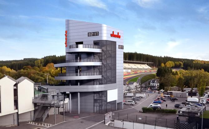 Spa-Francorchamps: la (future) Uhoda Tower, au pied du Raidillon
