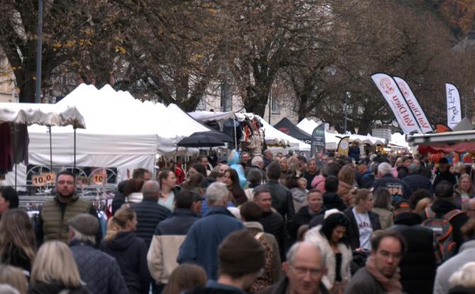 Foire à Spa : des noix et des gaufres!