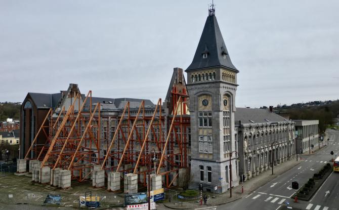 Un postulant à la police poursuivi au tribunal pour violence sur un mineur