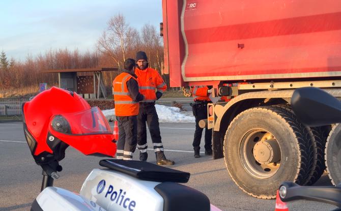 Baraque Michel: 2 poids lourds sur 3 en infraction!