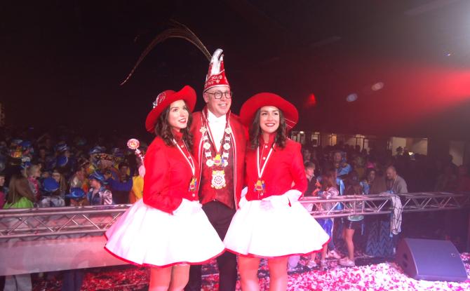 Trois prénoms pour le prince et les pages de Dolhain: Régis Ier, Chiara et Florie!