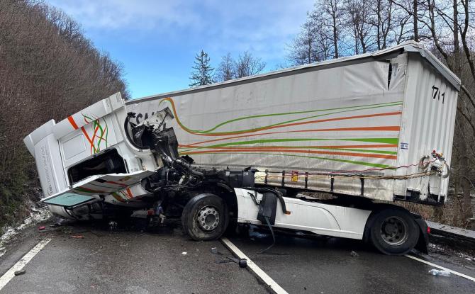 Accident à La Reid : un poids lourd bloque la RN62 dans les deux sens