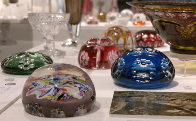 Des presse-papiers d'une valeur insoupçonnée s'exposent aux musées de Verviers