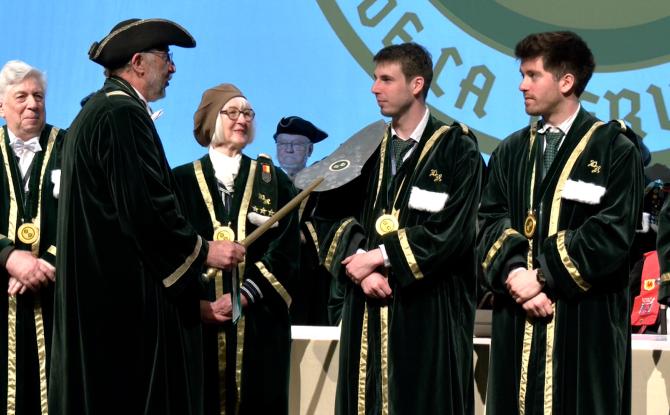 La Seigneurie de la Vervi riz dédie son chapitre à Freddy Lambrette et intronise trois jeunes