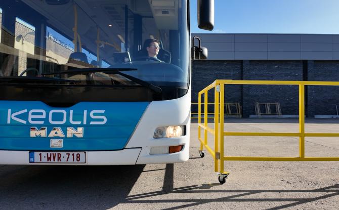 Chauffeurs de bus activement recherchés