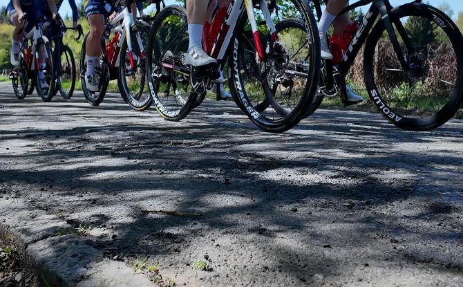 Liège-Bastogne-Liège : des routes en mauvais état à Stoumont