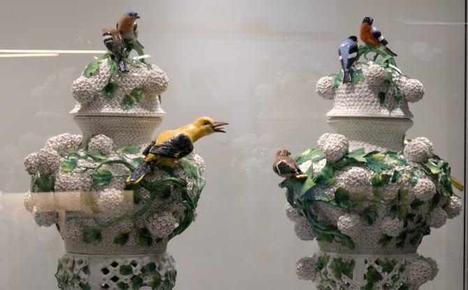 La restauration des vases « Boules de neige » révèle un décor caché